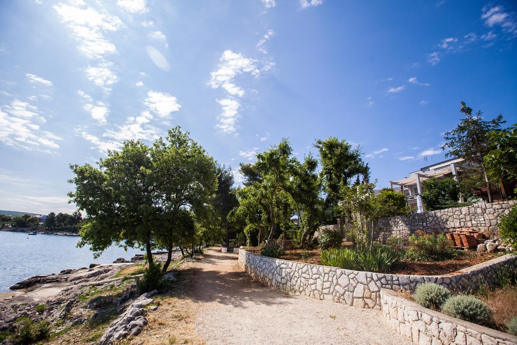 Apartments Ana Malinska Luaran gambar