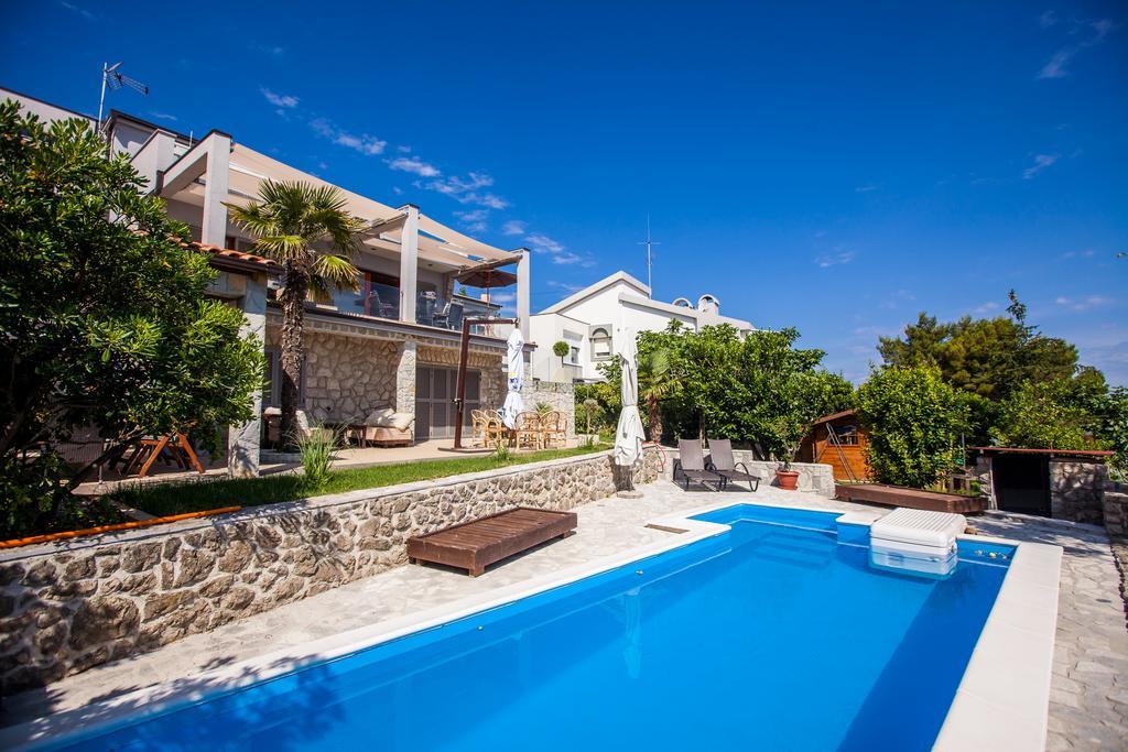Apartments Ana Malinska Luaran gambar