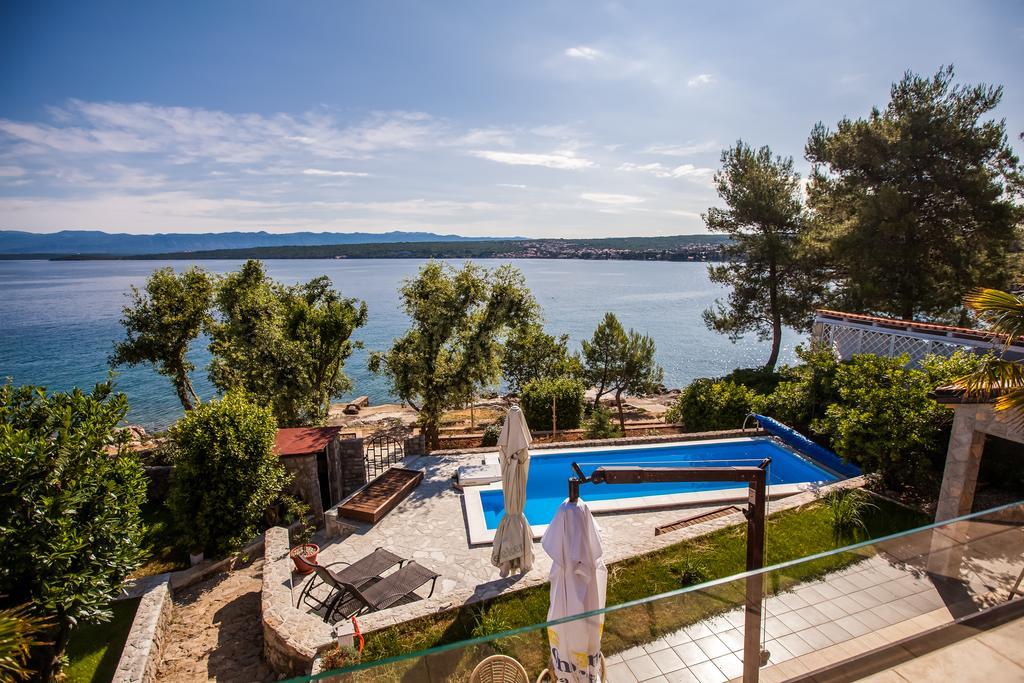 Apartments Ana Malinska Luaran gambar